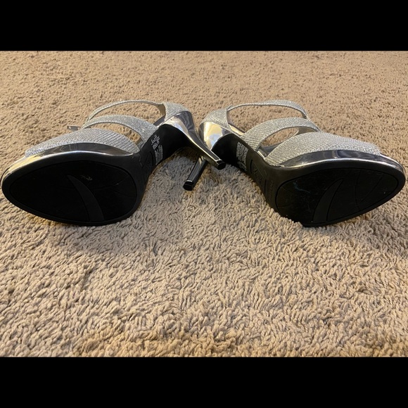 🩶Fiona • silver sparkle platform heels • 7 • EUC⚡️ - Picture 6 of 6